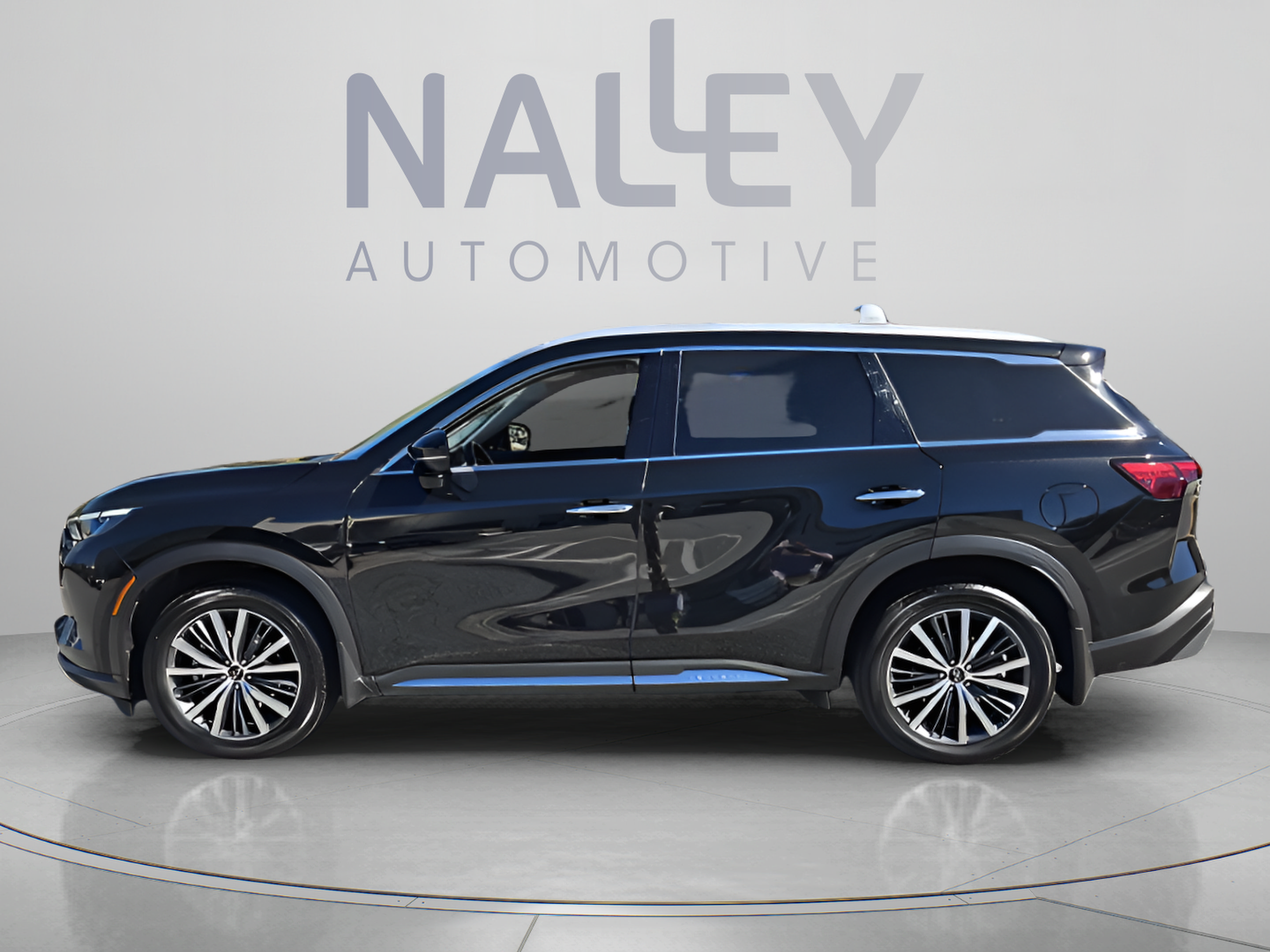 Certified 2023 INFINITI QX60 Sensory w/ Cargo Package AWD/4WD image 2