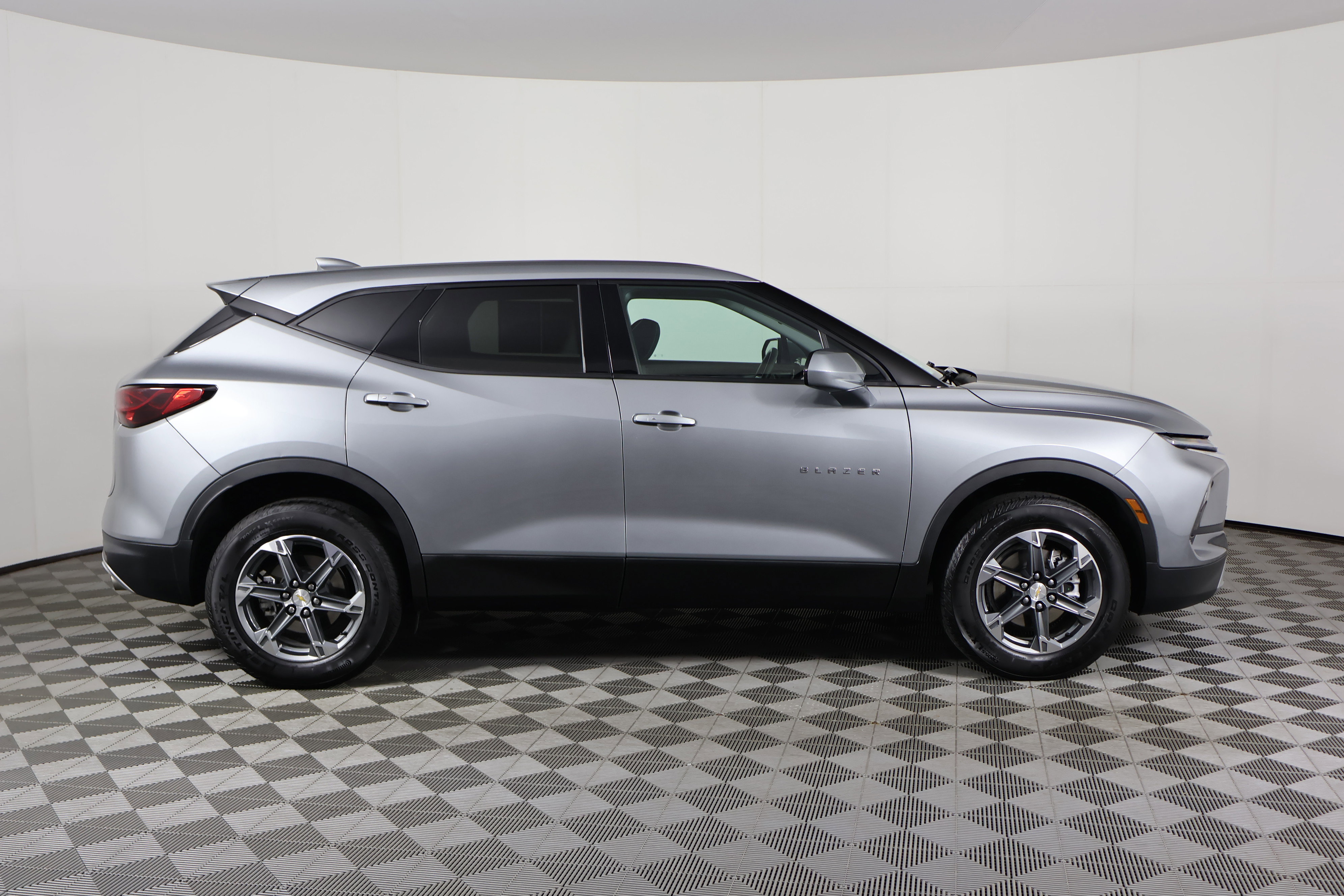 Used 2025 Chevrolet Blazer LT AWD/4WD image 5