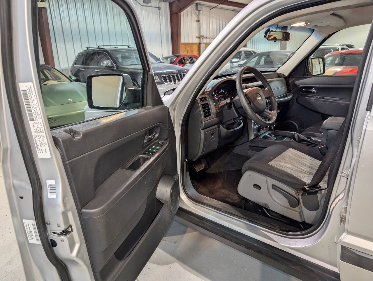 Used 2010 Jeep Liberty Sport w/ Popular Equipment Group AWD/4WD image 13