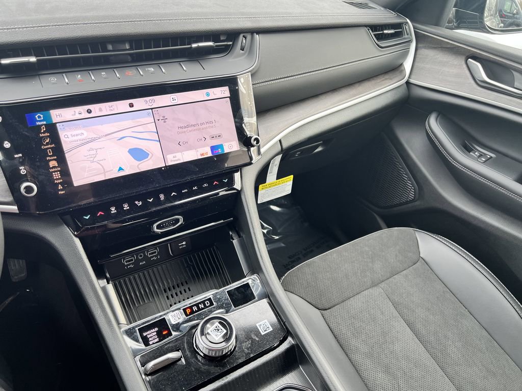 New 2026 Jeep Grand Cherokee Laredo image 12