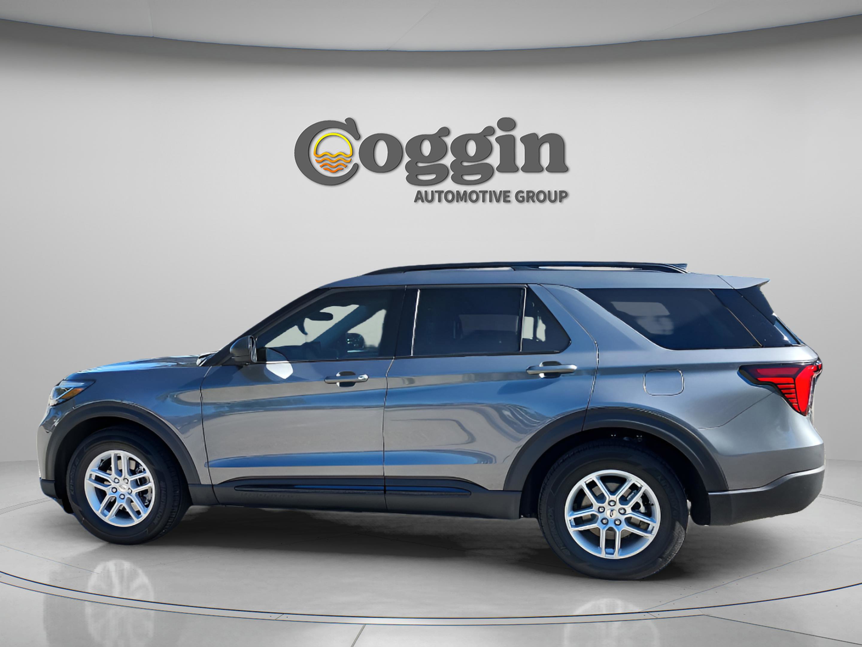 New 2026 Ford Explorer Active w/ Active Comfort Package image 3