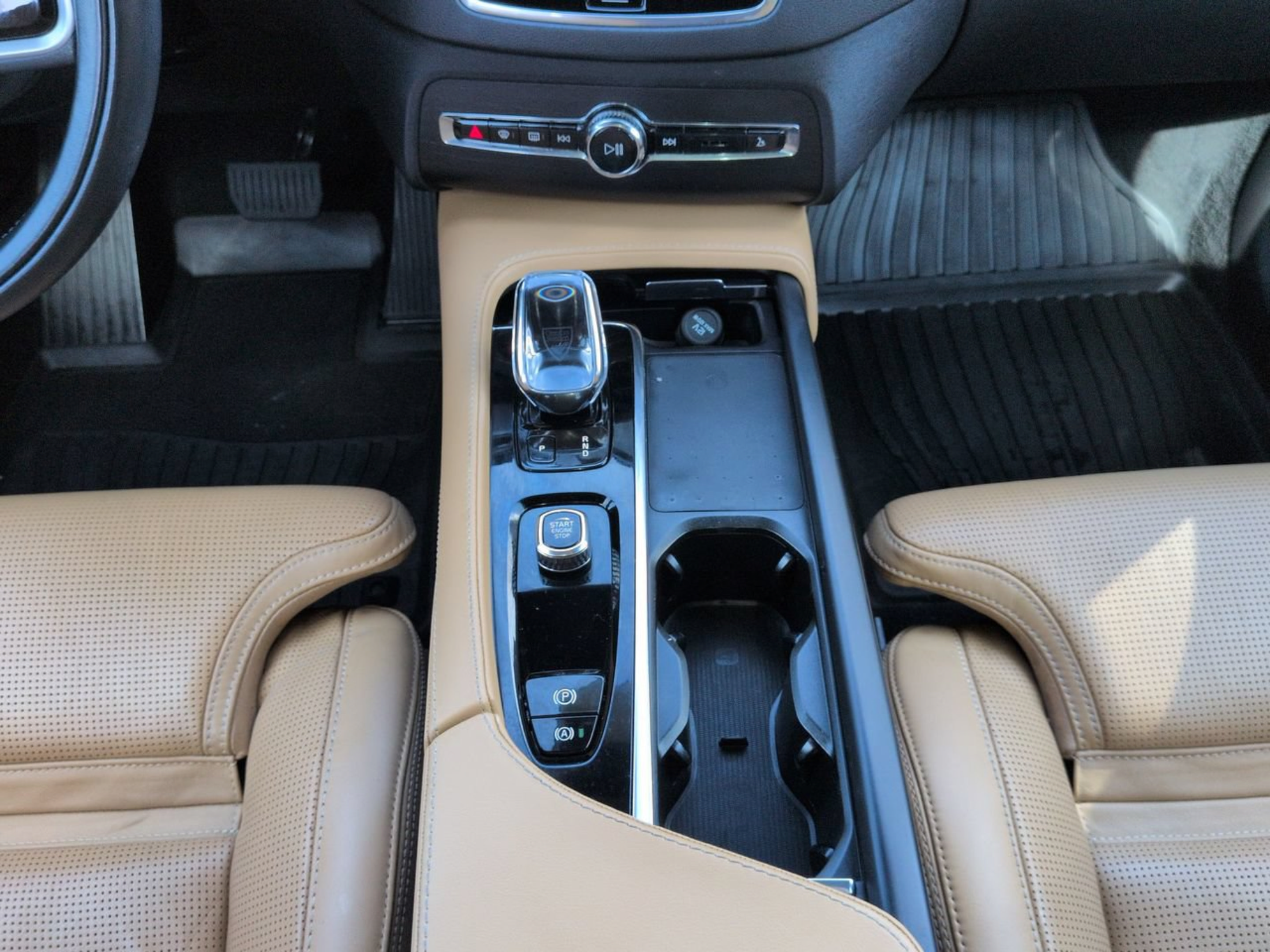 Used 2022 Volvo XC90 T8 Inscription w/ Advanced Package AWD/4WD image 24