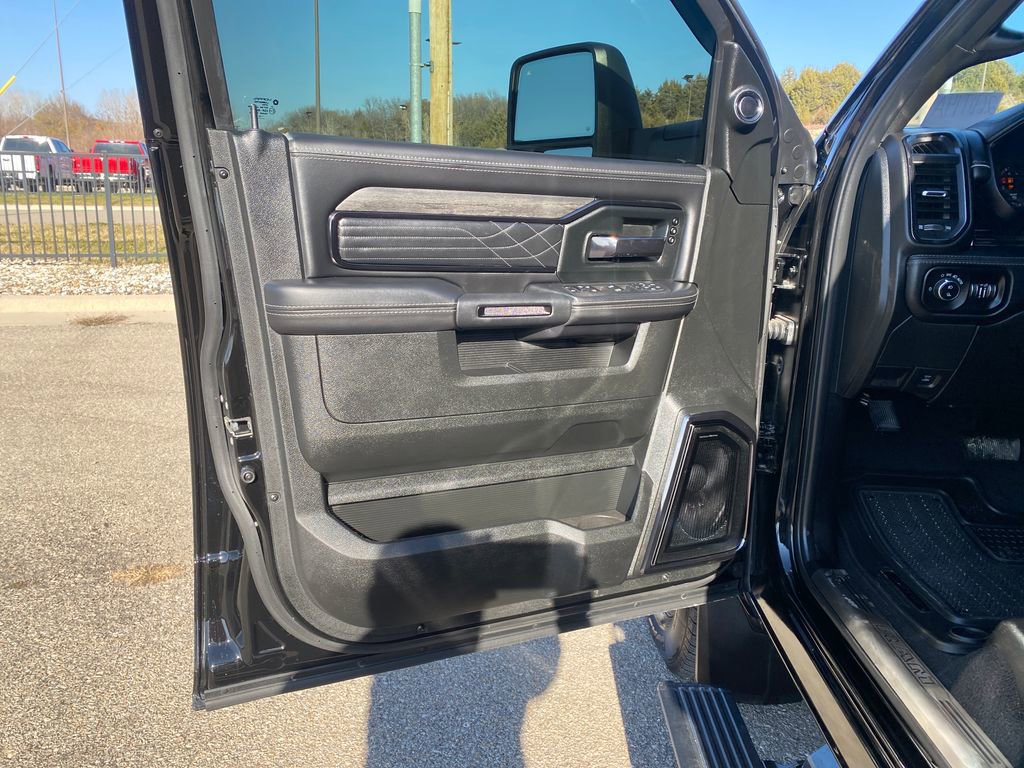 Used 2025 RAM 3500 Limited AWD/4WD image 12