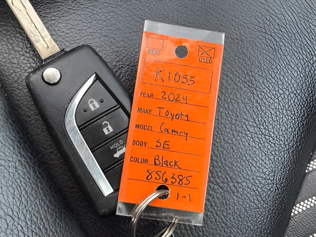 Used 2024 Toyota Camry SE FWD image 32