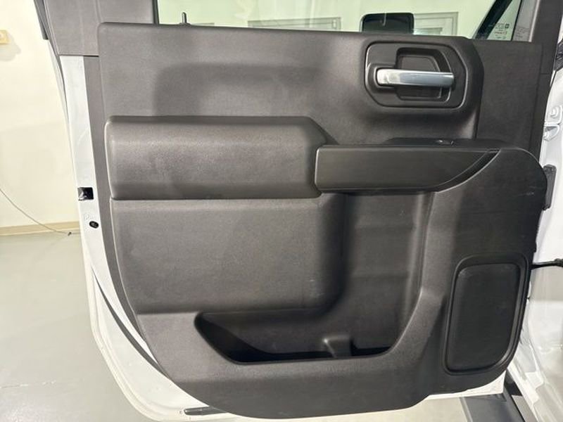 Used 2024 Chevrolet Silverado 2500 Custom w/ Custom Value Package image 17