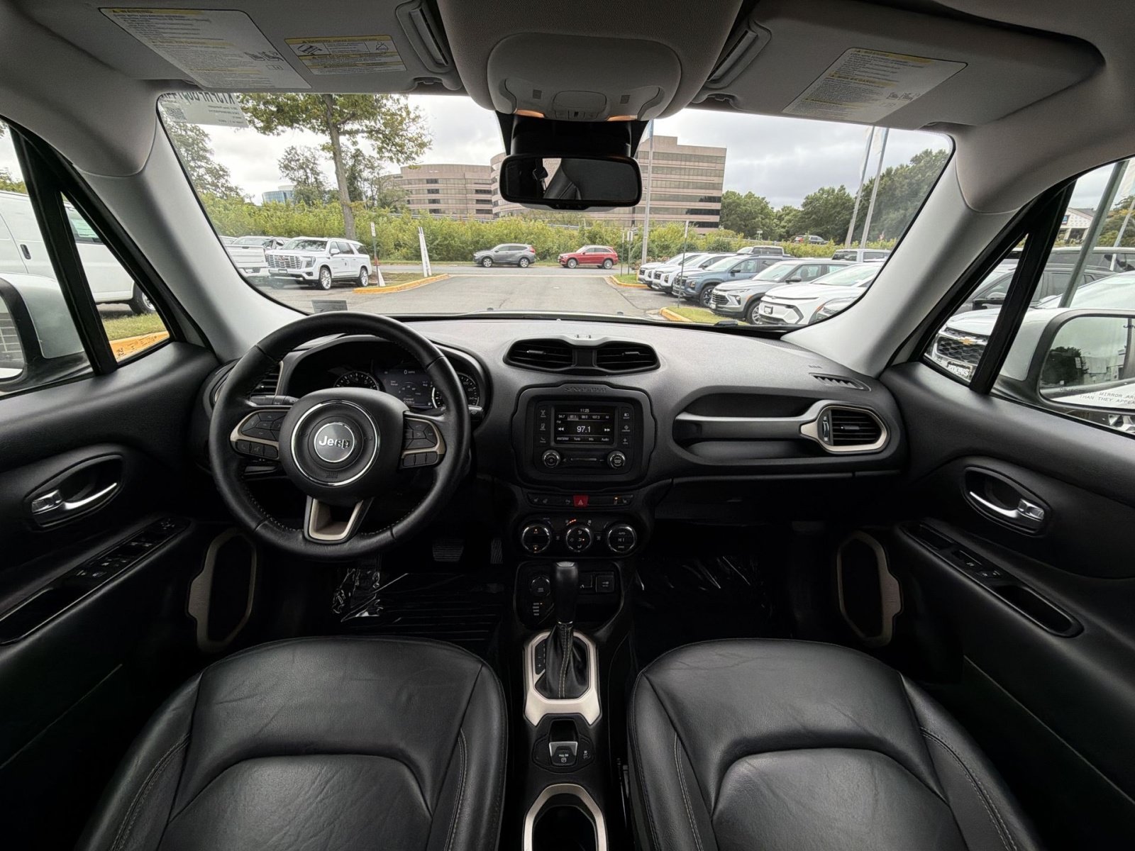 Used 2017 Jeep Renegade Limited w/ Advanced Technology Group AWD/4WD image 22
