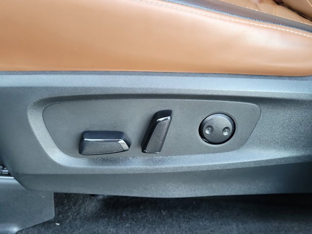 Used 2023 Nissan Pathfinder Platinum image 11