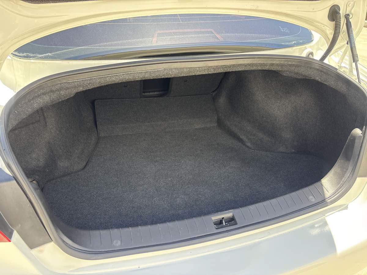 Used 2017 INFINITI Q50 2.0t w/ Moonroof Package RWD image 10