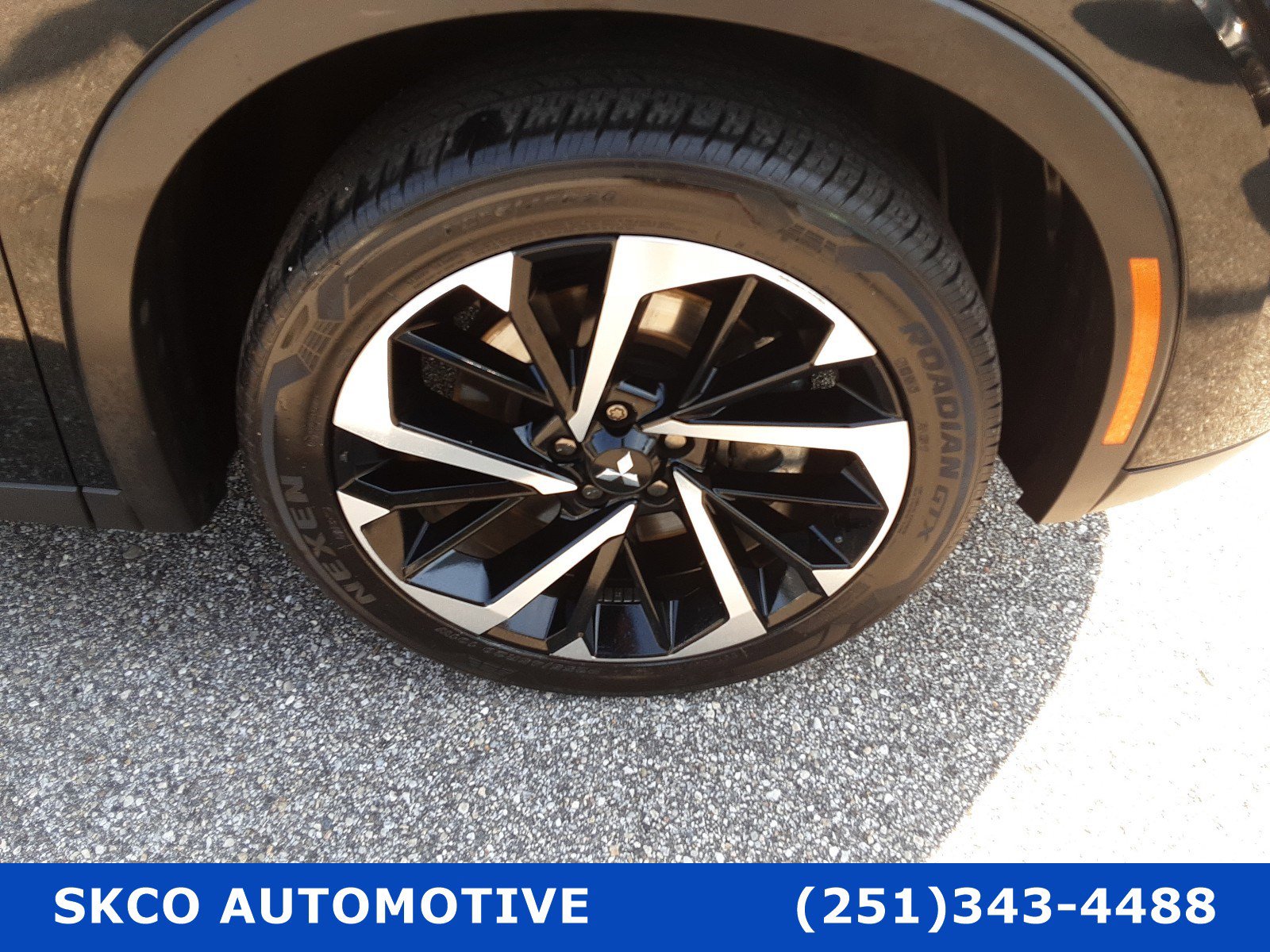 Used 2023 Mitsubishi Outlander SE Black Edition image 9