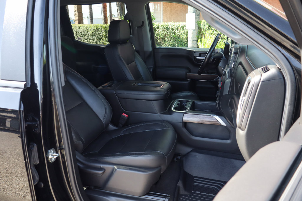Used 2020 Chevrolet Silverado 1500 LT Trail Boss w/ Midnight Edition AWD/4WD image 47