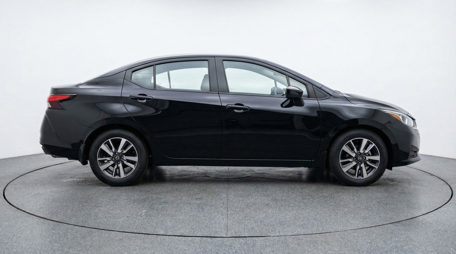 Used 2025 Nissan Versa SV FWD image 11
