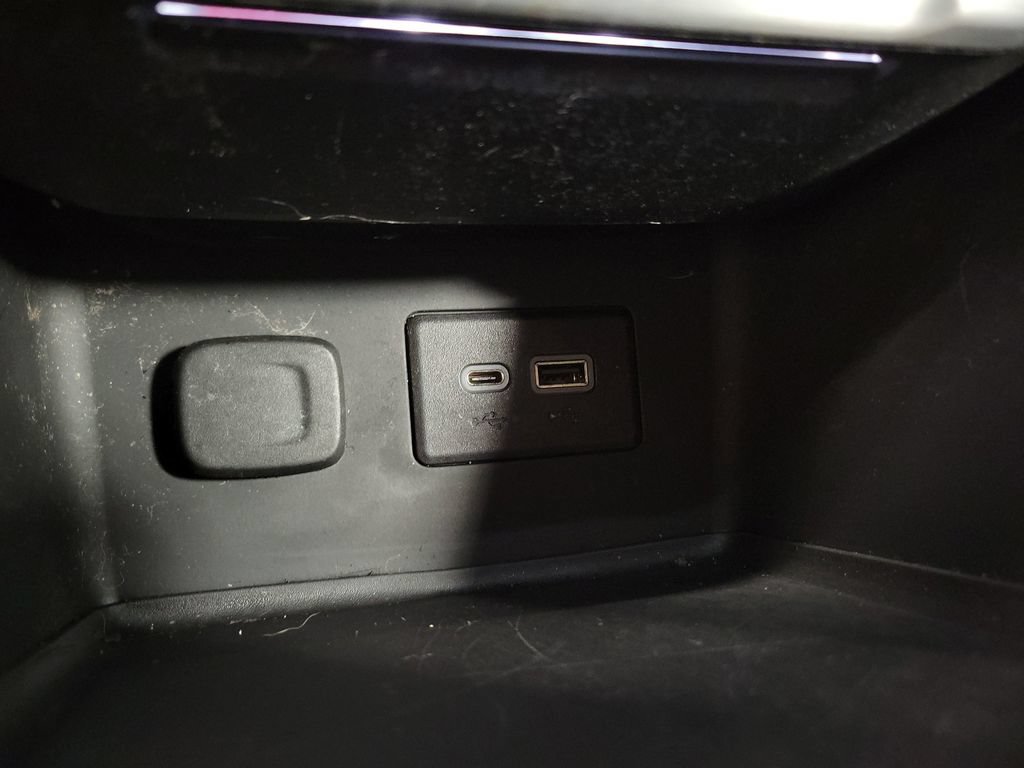 Used 2023 GMC Acadia SLE FWD image 18