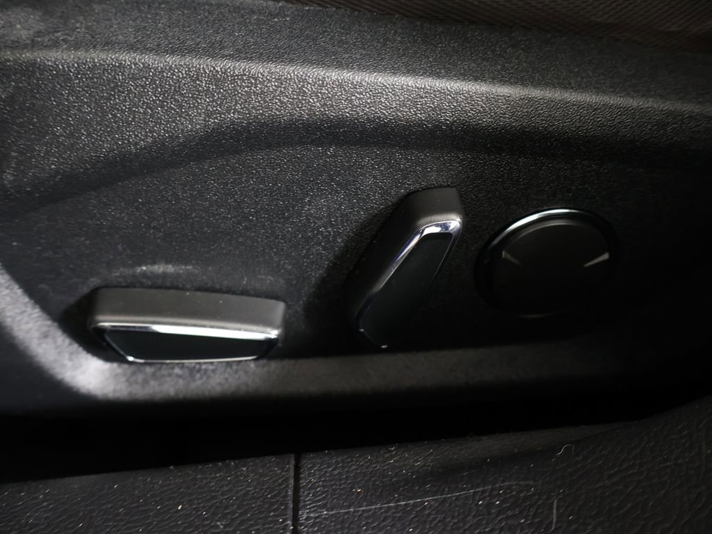 Used 2020 Ford Fusion SE w/ Equipment Group 151A image 31