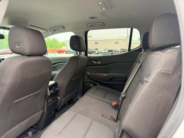 Used 2023 GMC Acadia SLE w/ LPO, Cargo Package AWD/4WD image 22