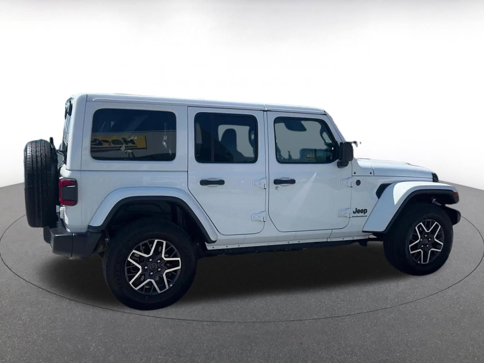Used 2025 Jeep Wrangler Sahara image 15