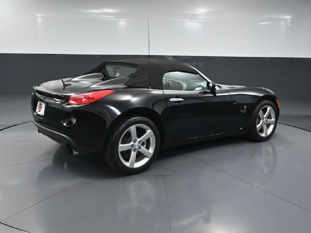 Used 2008 Pontiac Solstice GXP w/ Premium Package RWD image 4
