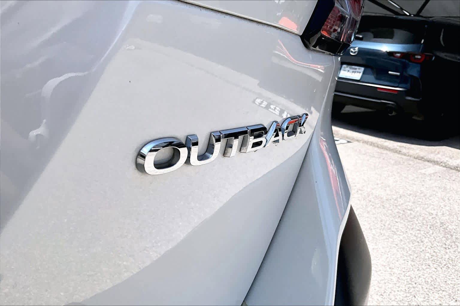 Used 2022 Subaru Outback Limited AWD/4WD image 10