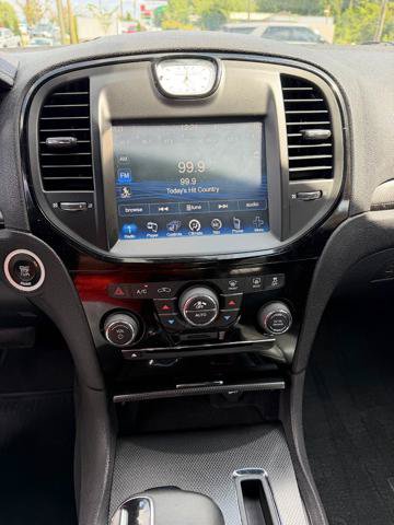 Used 2014 Chrysler 300 S RWD image 10