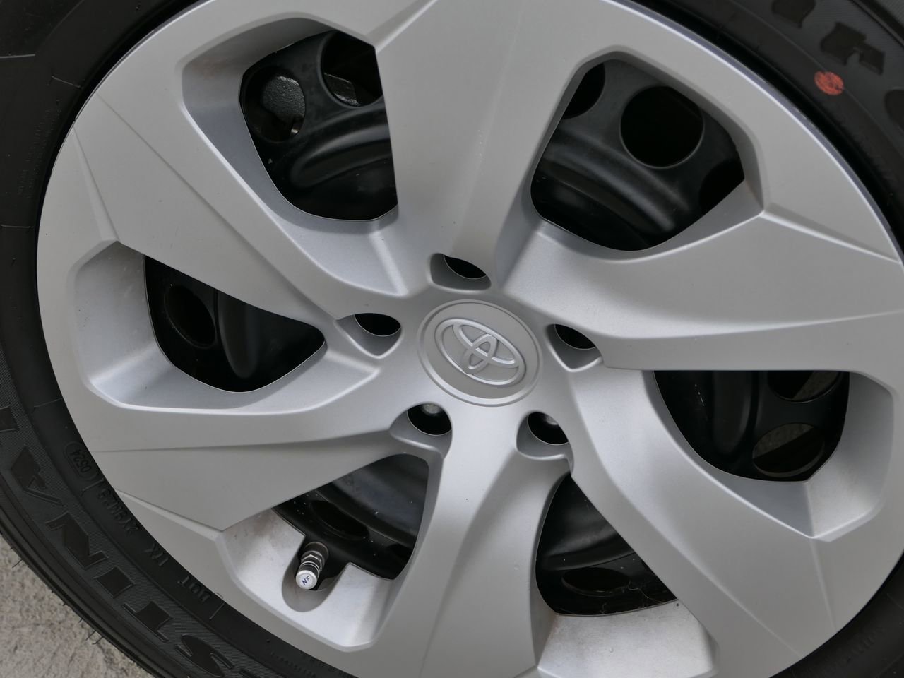 Used 2024 Toyota RAV4 LE image 11