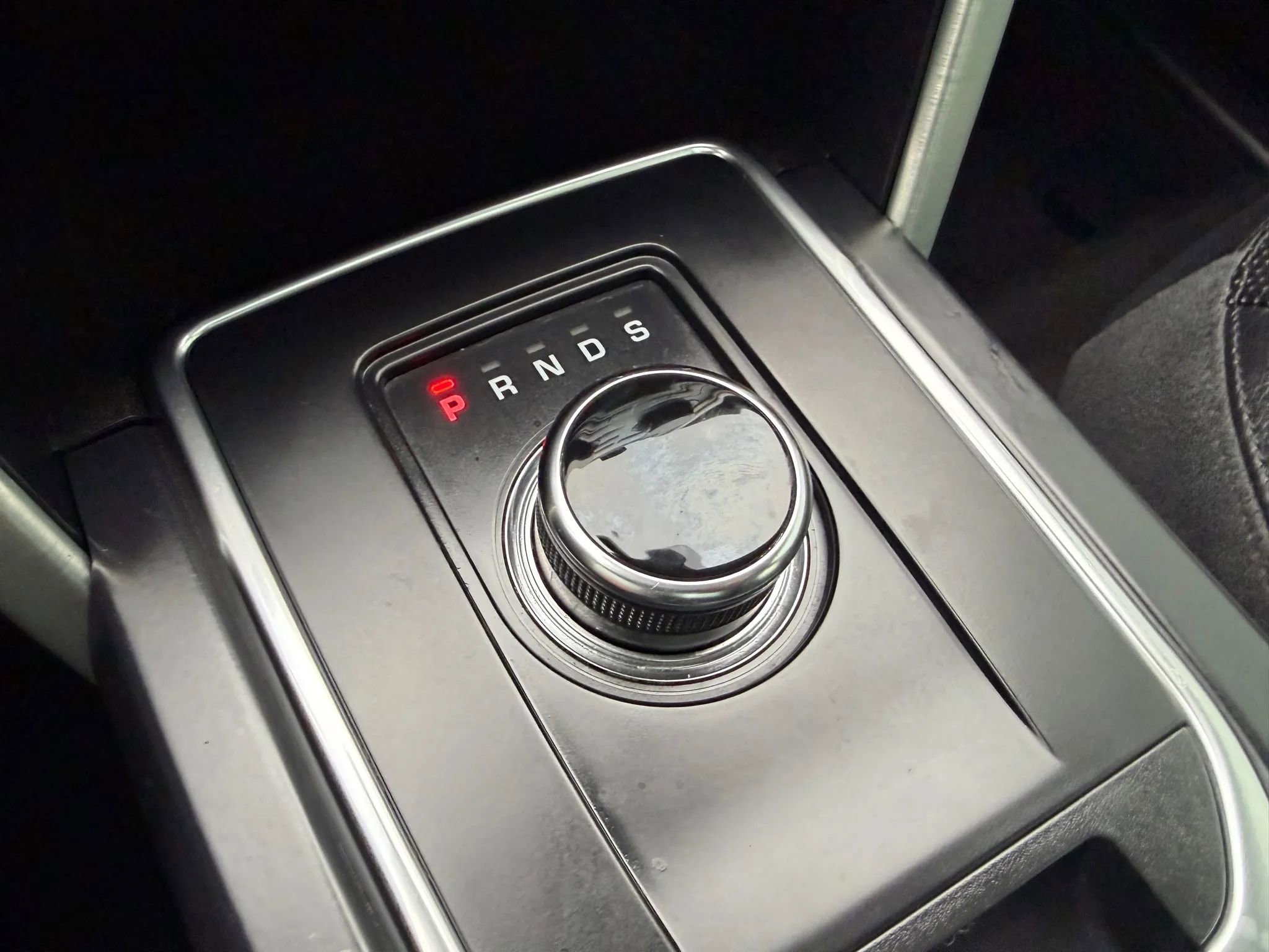 Used 2018 Land Rover Discovery Sport HSE image 19