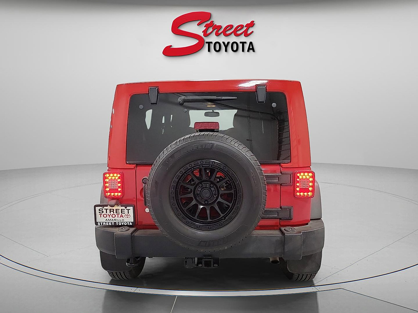 Used 2014 Jeep Wrangler Unlimited Rubicon w/ Connectivity Group image 3