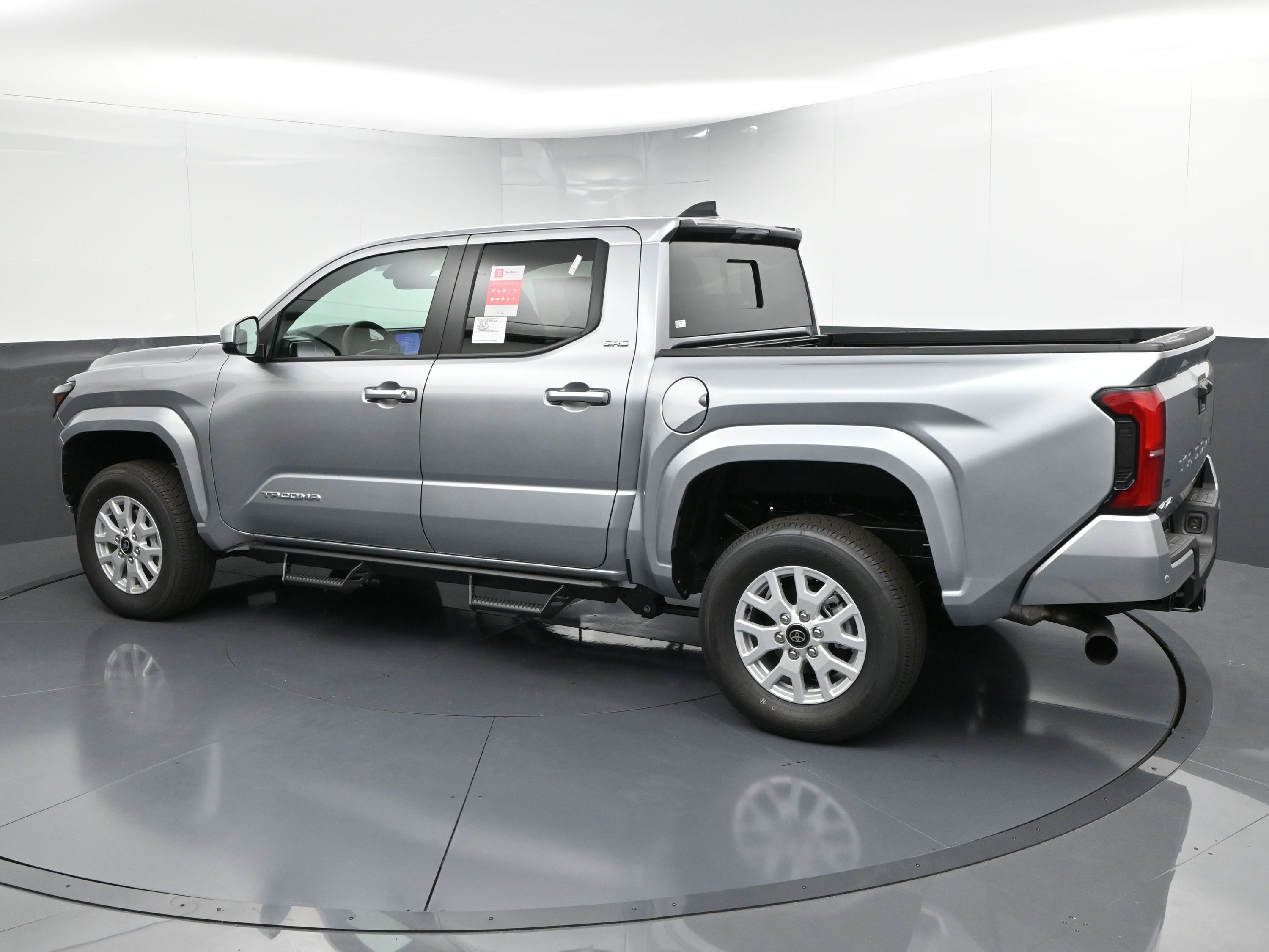 Used 2024 Toyota Tacoma SR5 w/ SR5 Upgrade Package image 6