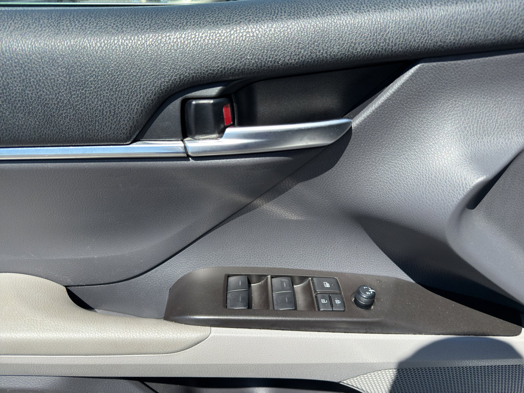 Used 2024 Toyota Camry LE image 10