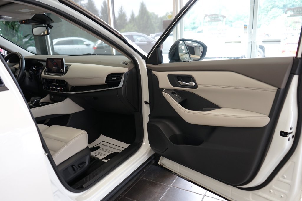 Used 2023 Nissan Rogue SL AWD/4WD image 39