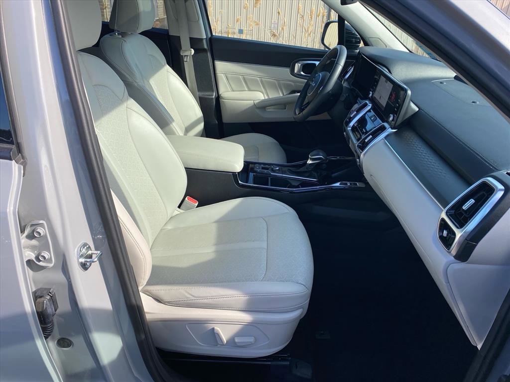 Certified 2023 Kia Sorento SX AWD/4WD image 29