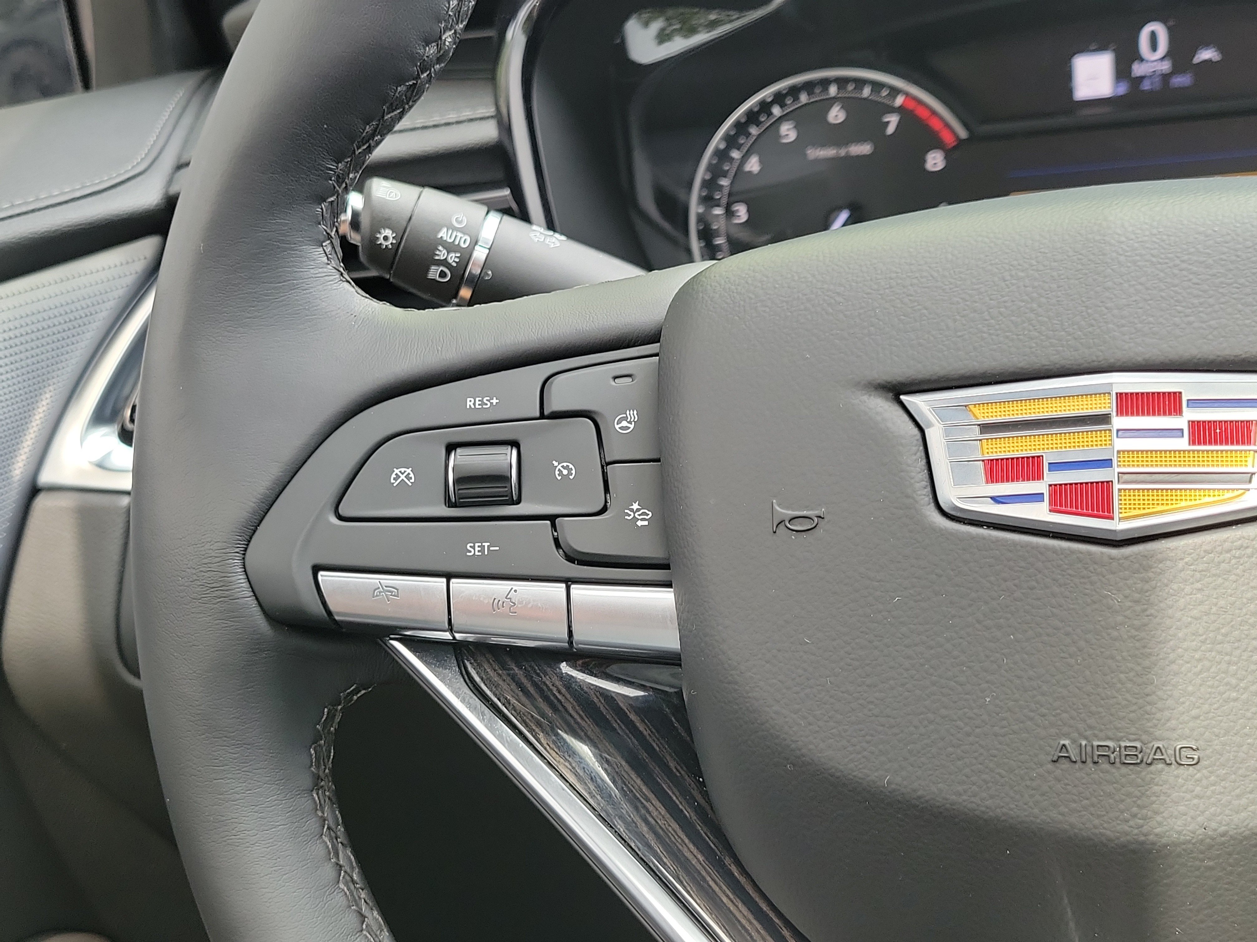 Used 2024 Cadillac XT6 Premium Luxury FWD image 23