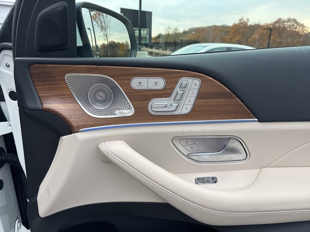 Used 2025 Mercedes-Benz GLS 450 4MATIC image 20