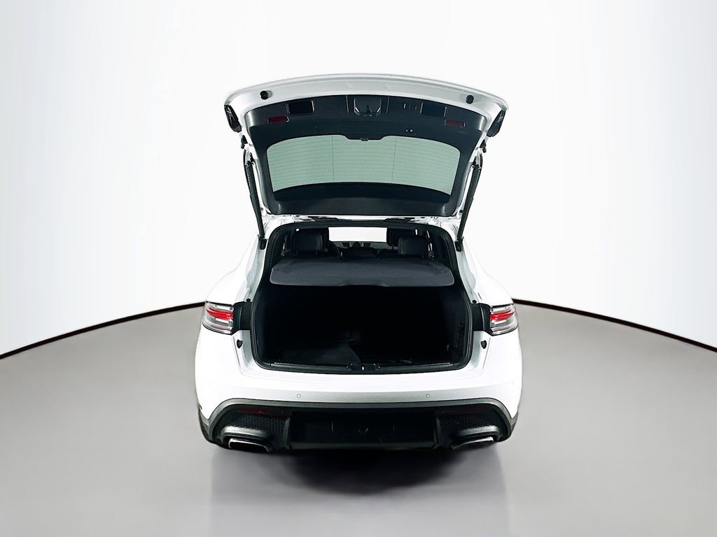 Certified 2025 Porsche Macan image 28