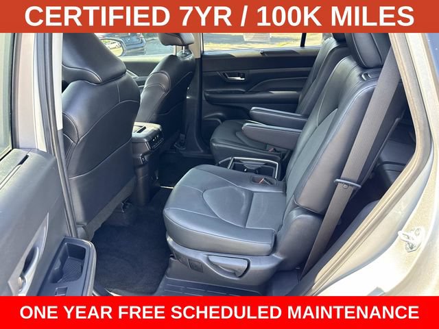 Used 2025 Toyota Grand Highlander FWD image 16