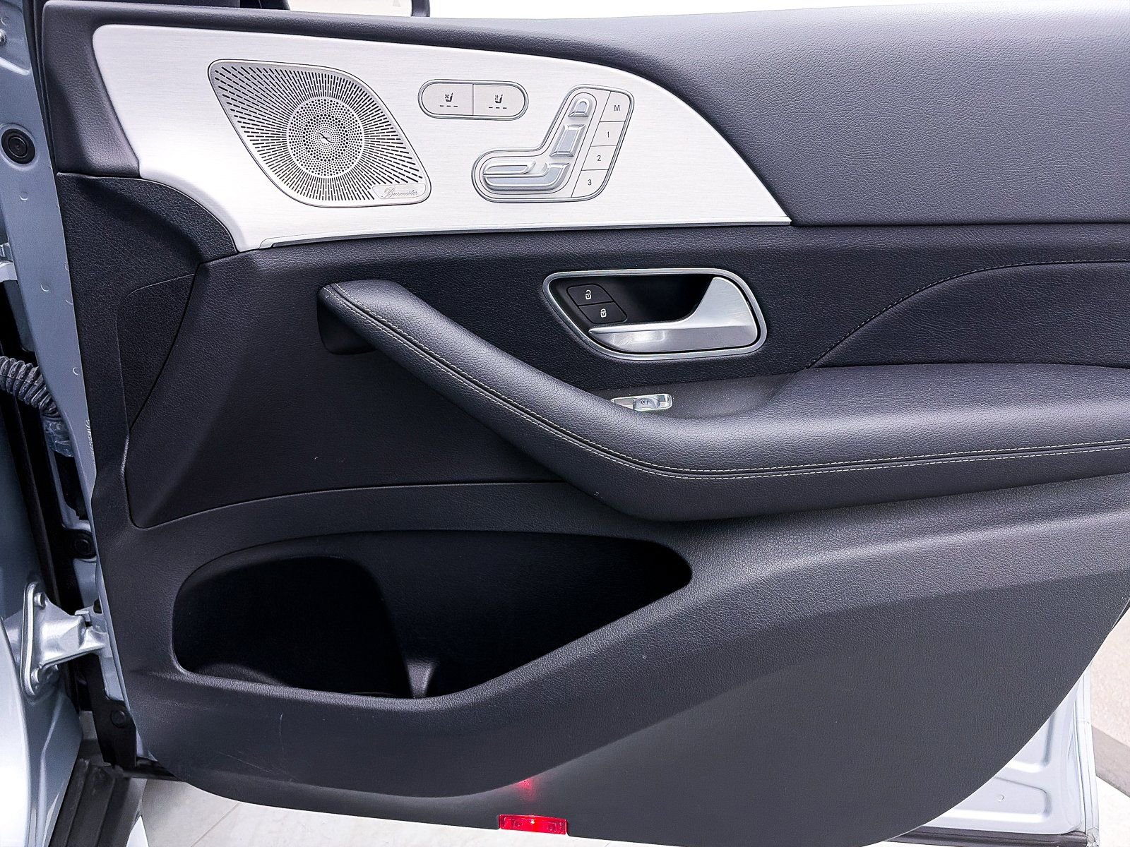 Used 2023 Mercedes-Benz GLE 450 4MATIC w/ AMG Line Exterior image 36