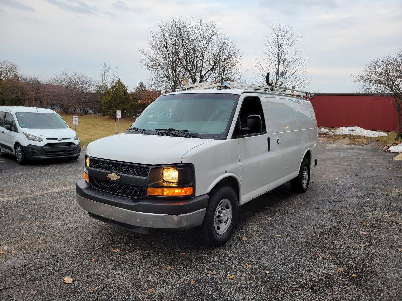 Used 2014 Chevrolet Express 2500 image 2