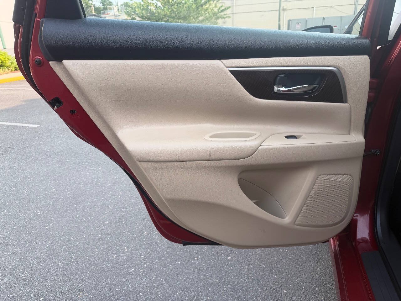 Used 2015 Nissan Altima 2.5 SL w/ Technology Package FWD image 12