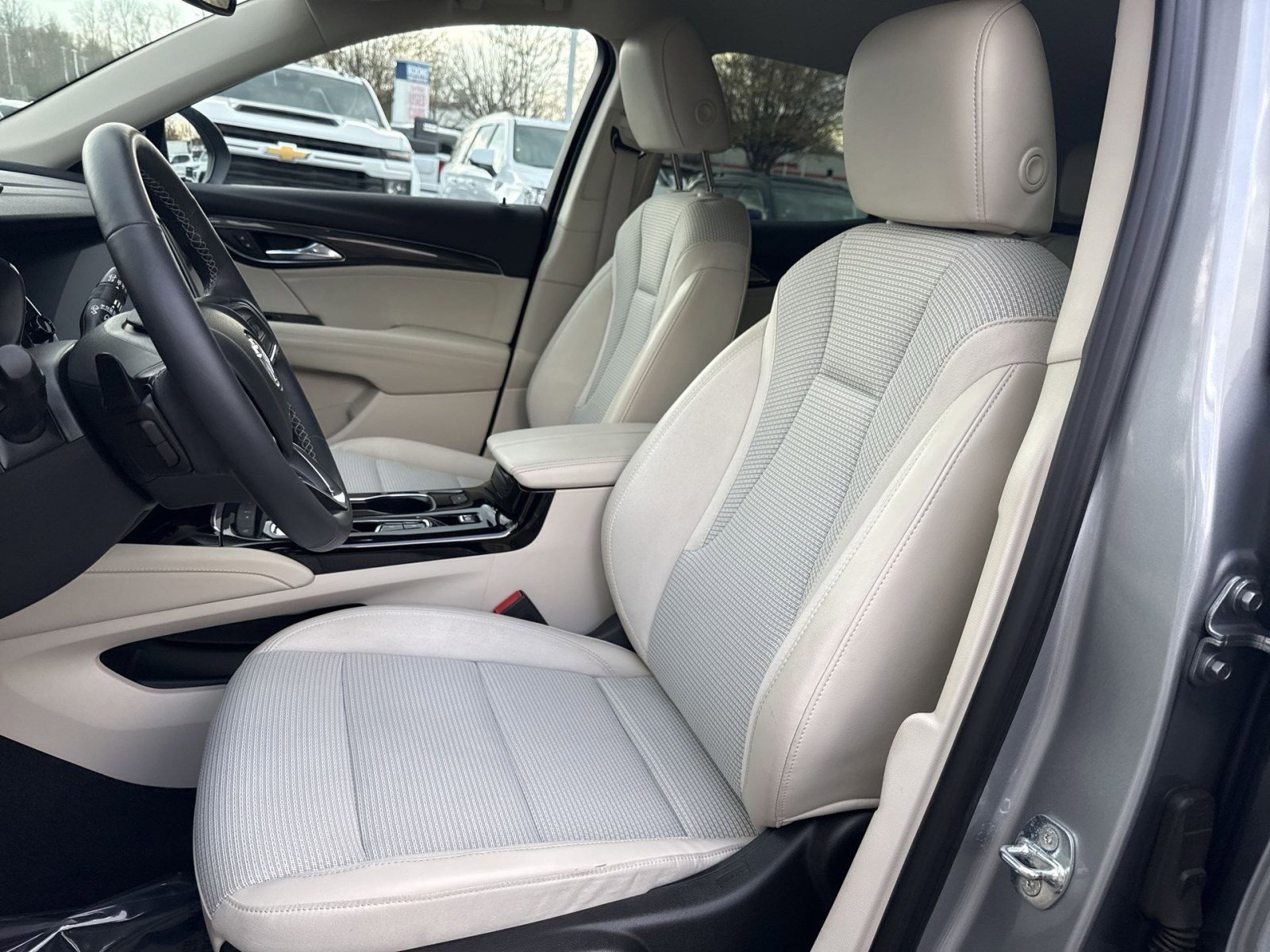 Used 2023 Buick Envision Preferred image 13