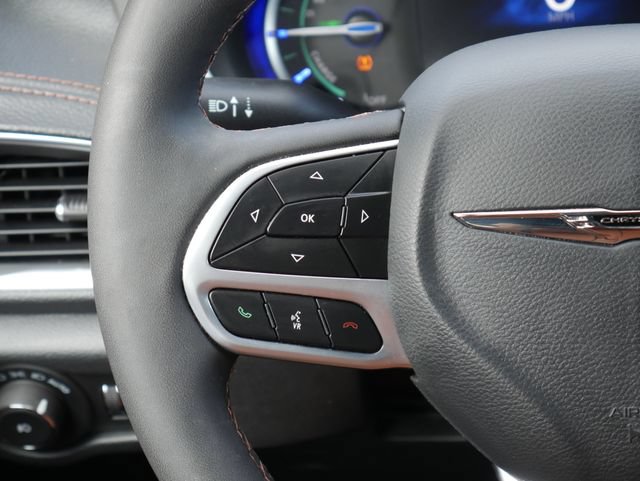 Used 2025 Chrysler Pacifica Pinnacle FWD image 18