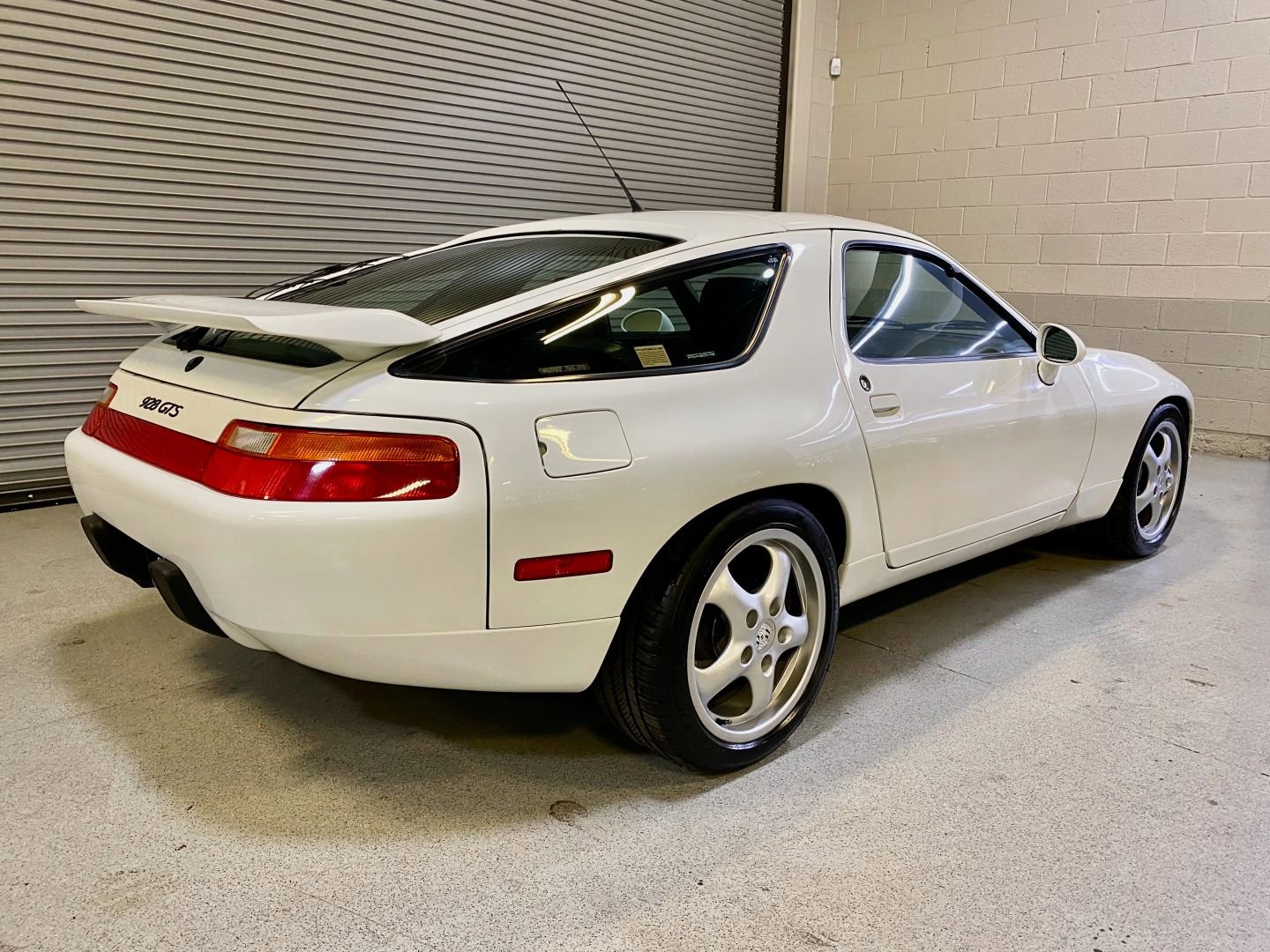 Used 1994 Porsche 928 GTS RWD image 17