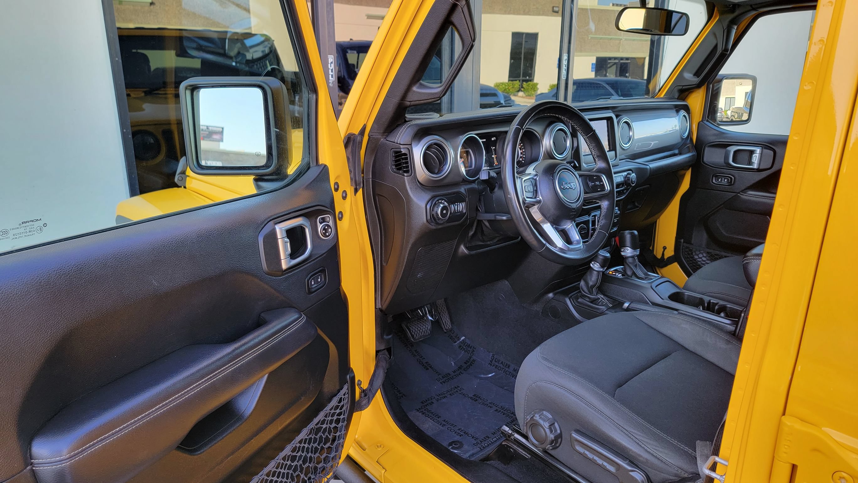 Used 2019 Jeep Wrangler Unlimited Sahara AWD/4WD image 22