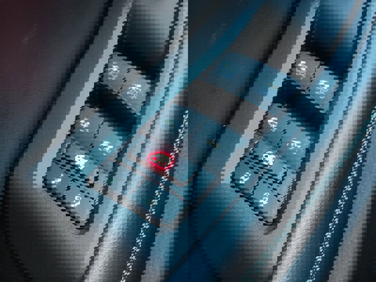 Used 2023 Jeep Grand Cherokee Limited w/ Black Appearance Package image 23