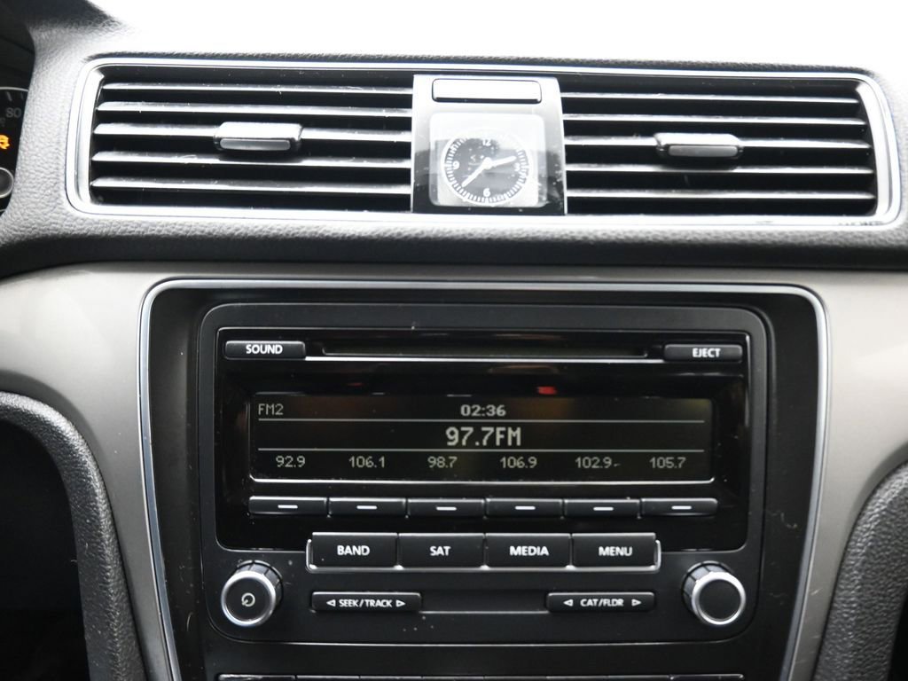 Used 2014 Volkswagen Passat 1.8T Wolfsburg Edition image 17