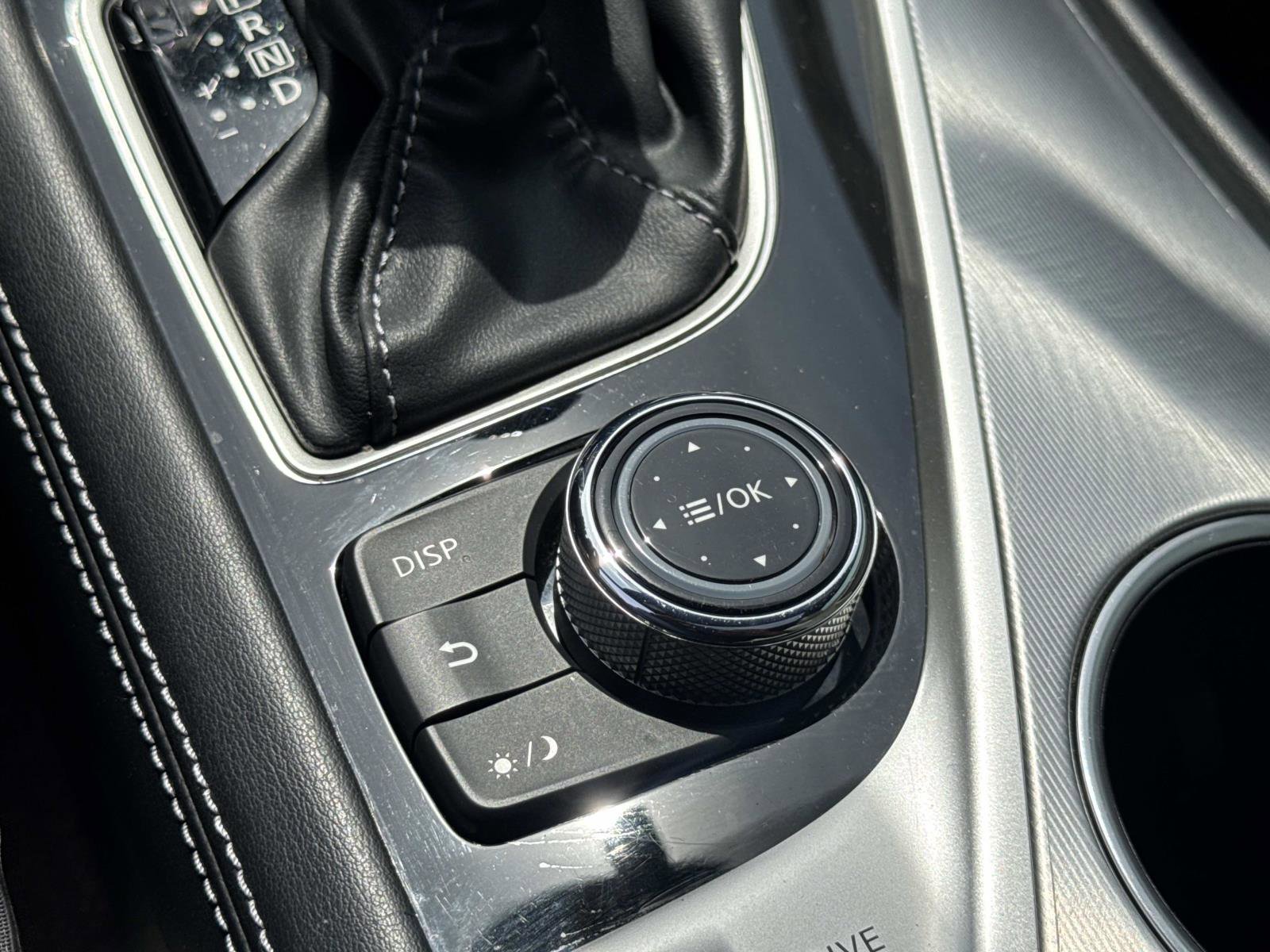 Used 2017 INFINITI Q60 3.0t image 20