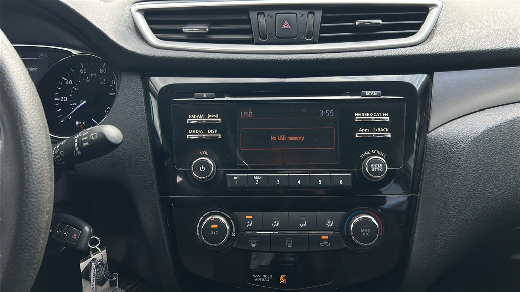 Used 2016 Nissan Rogue S FWD image 18
