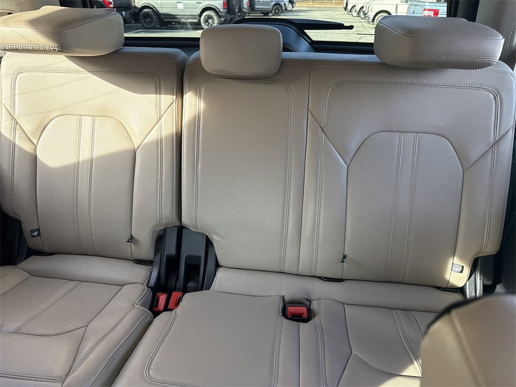 Used 2024 Ford Expedition Limited image 21