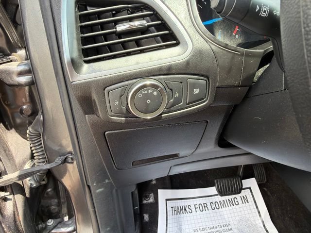 Used 2020 Ford Edge SE FWD image 17