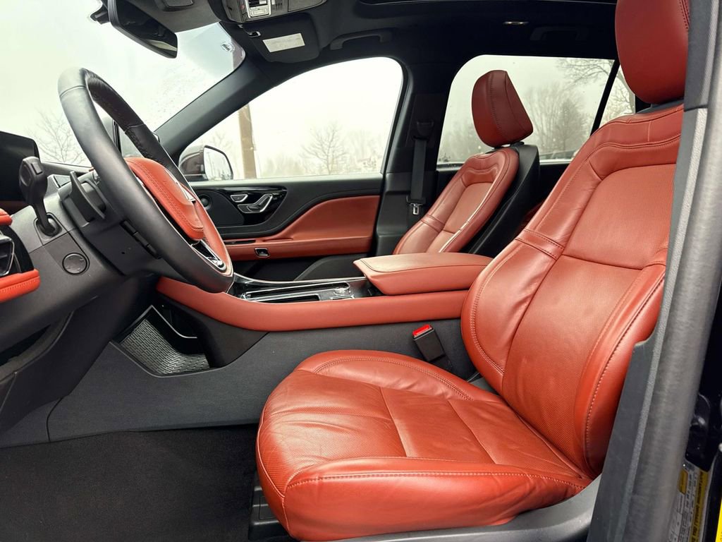 Used 2025 Lincoln Aviator Reserve w/ Illumination Package image 14