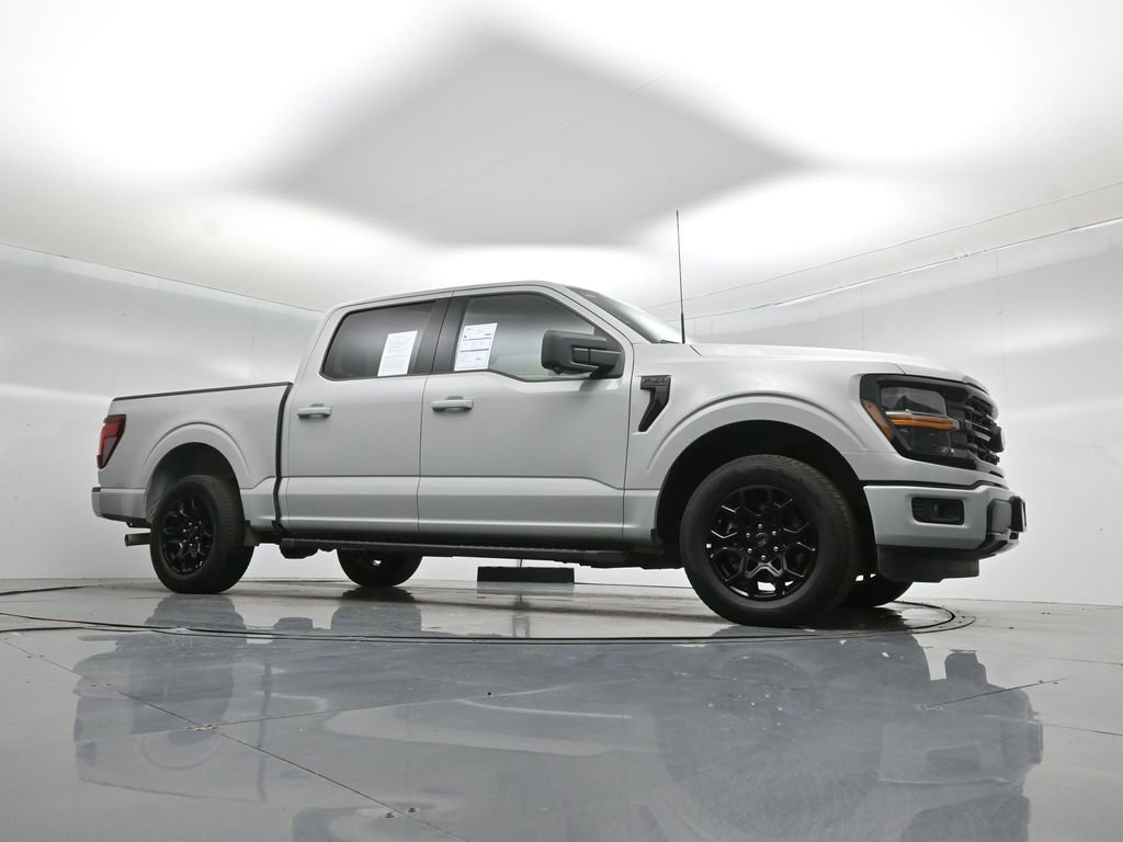 Used 2024 Ford F150 XLT w/ XLT Black Appearance Package image 4