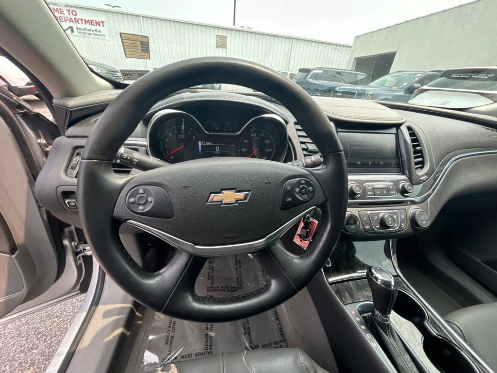 Used 2015 Chevrolet Impala LT FWD image 13