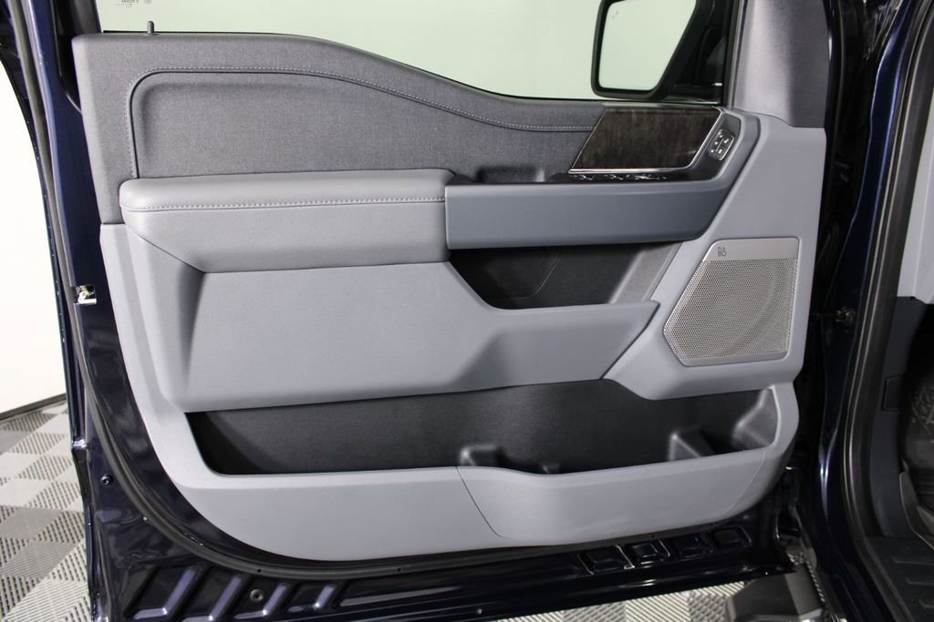 Used 2023 Ford F150 Lariat w/ Trailer Tow Package image 14